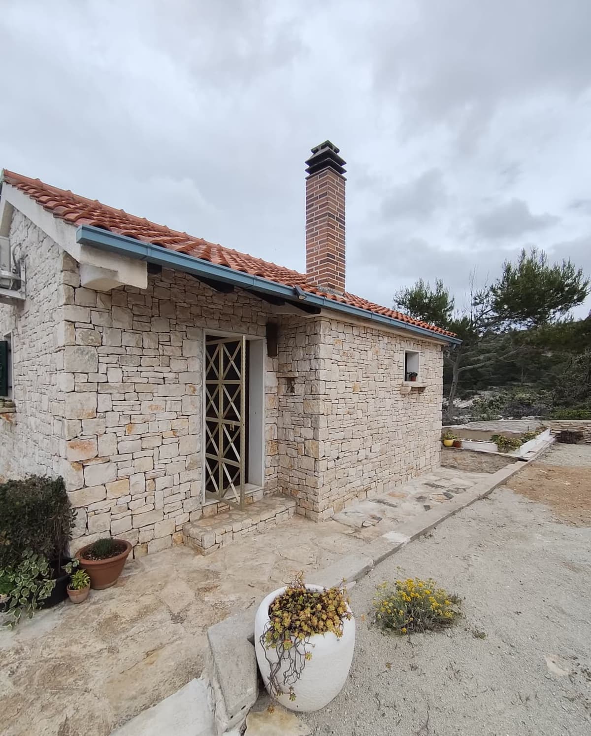 Entrance and chimney from the front courtyard