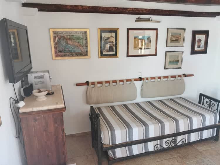 Cozy living area with daybed